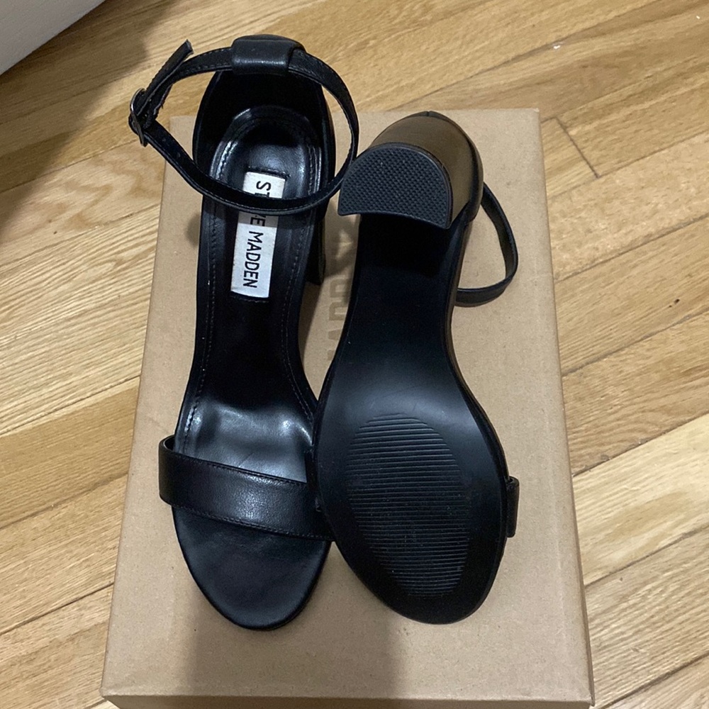 Only wore once. Still brand new.